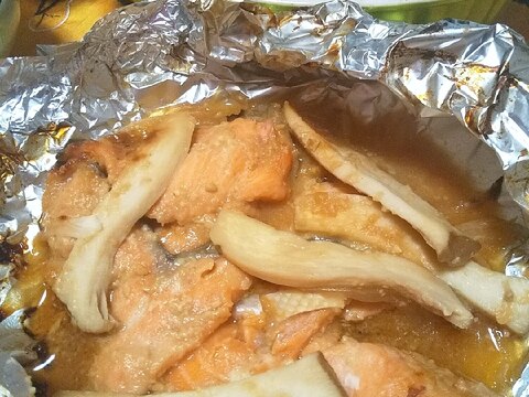 鮭とエリンギの味噌マヨネーズホイル焼き
